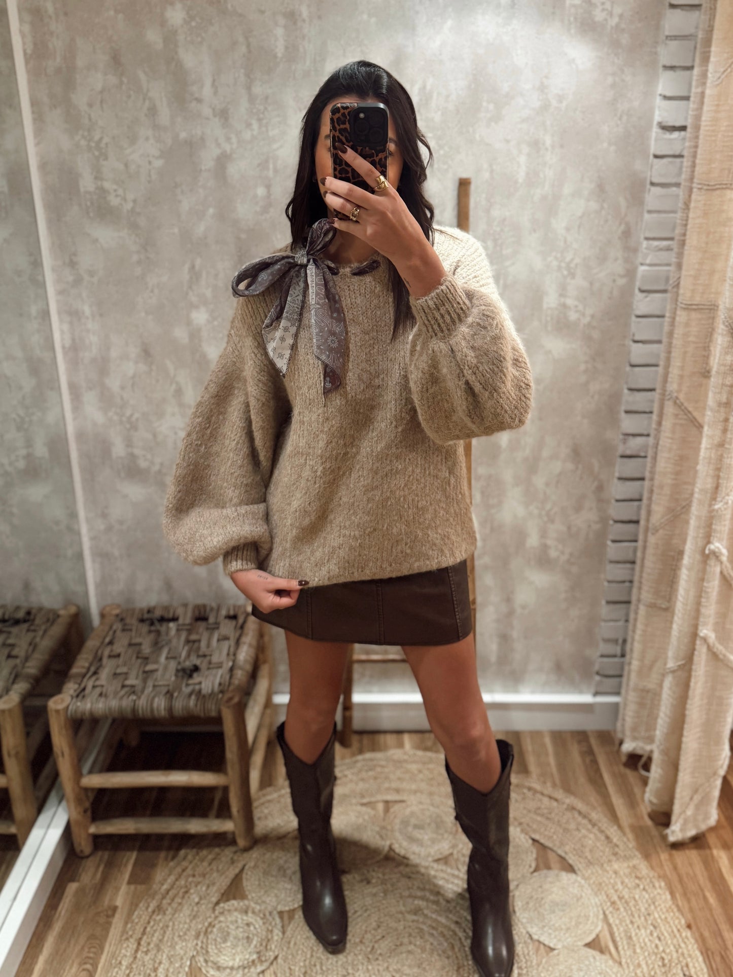 Camisola em Malha c/Lenço Incorporado