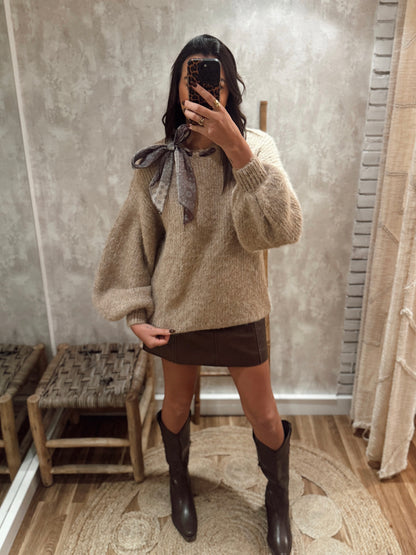 Camisola em Malha c/Lenço Incorporado