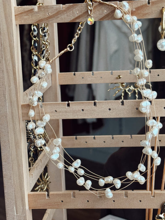 Colar com pérolas
