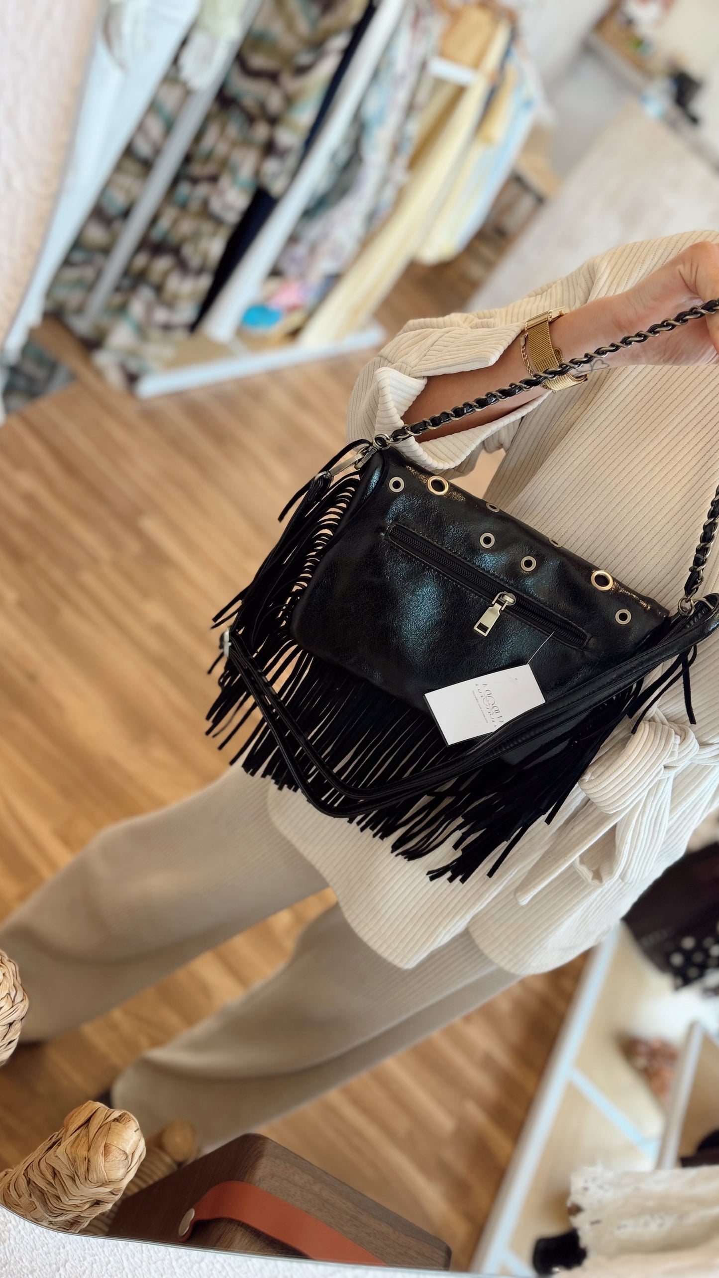 Mala com tachas e duas alças