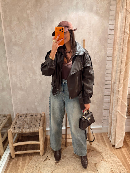 Casaco em napa castanho escuro cardado c/gola em pêlo removível