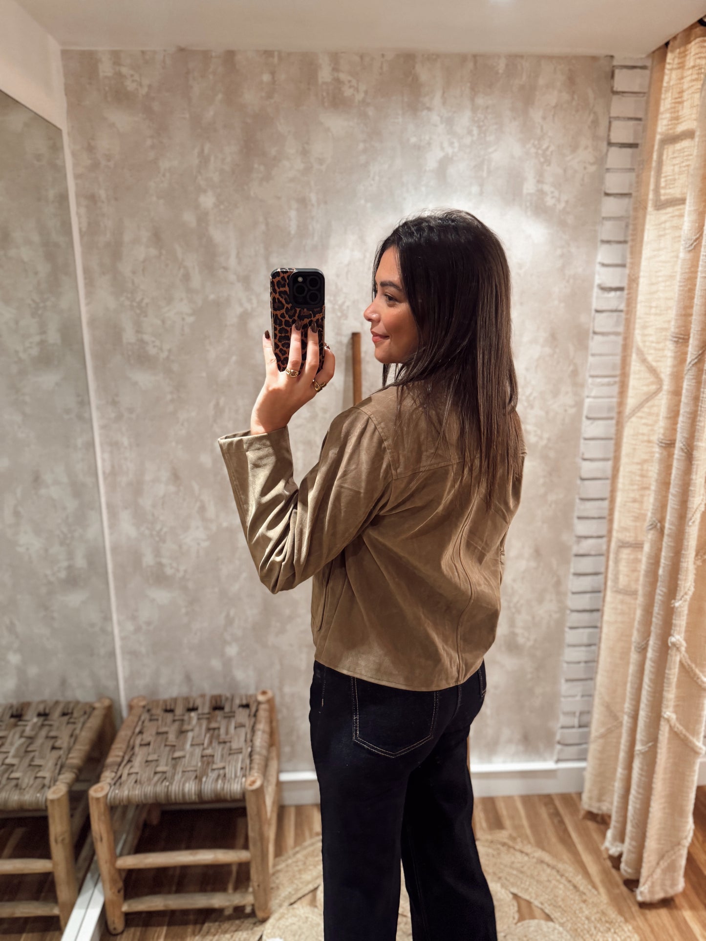 Casaco curto em pele de pêssego