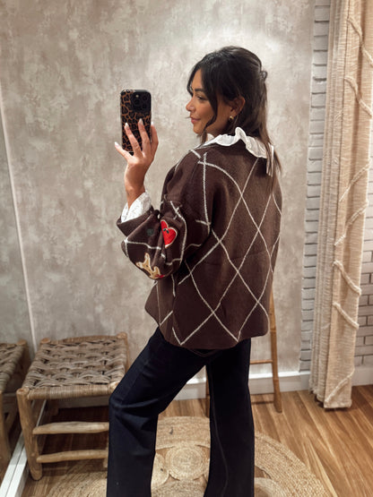 Cardigan castanho com detalhes natalícios