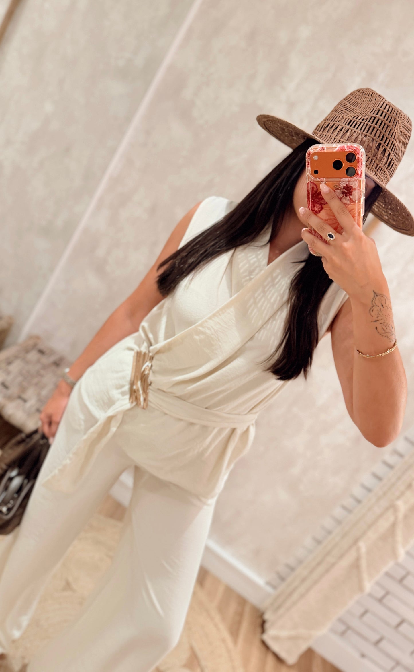 Conjunto de blusa c/detalhe dourado e calça