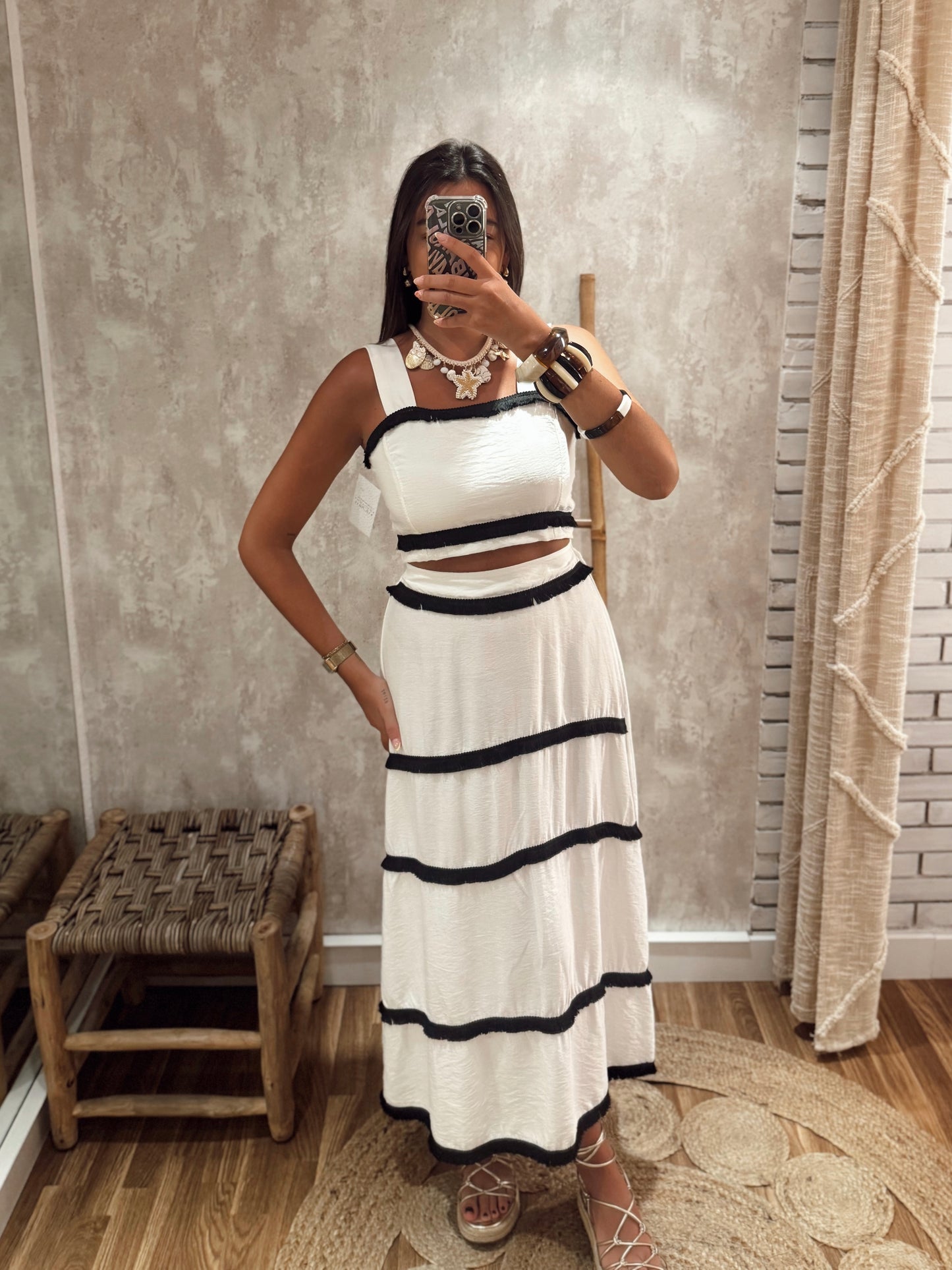 Conjunto de top y falda blanco