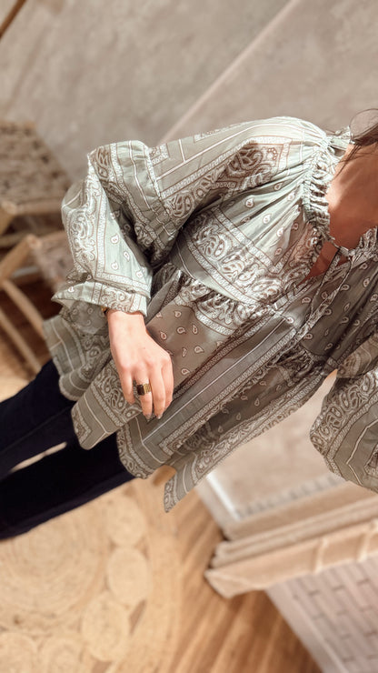 Blusa Paisley “Scarf Print” Fluida