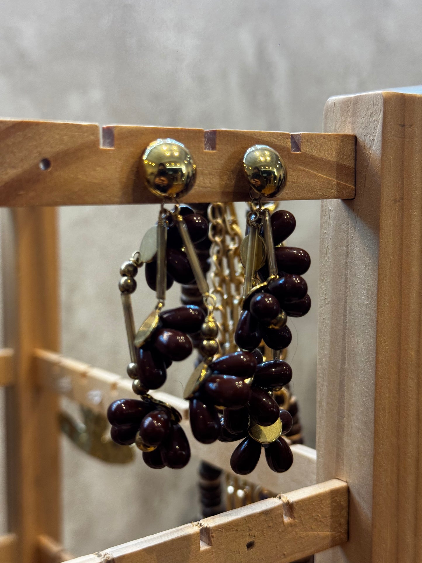 Brincos c/peças castanhas