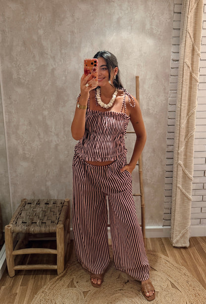 Conjunto às Riscas Top & Calças