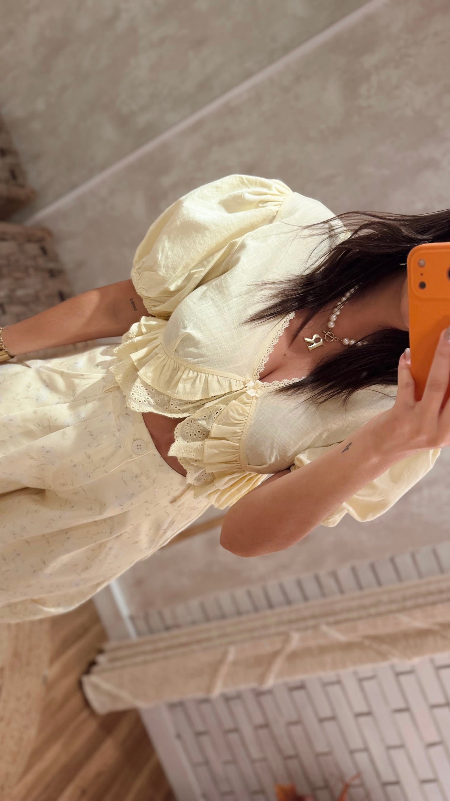 Top em linho c/folhos - Mochy