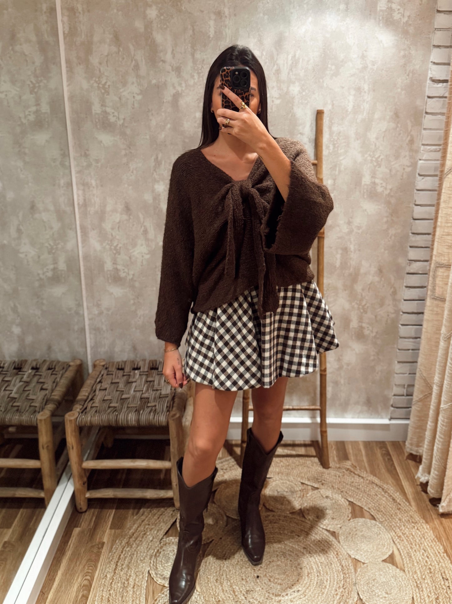 Camisola de malha com laço na parte da frente