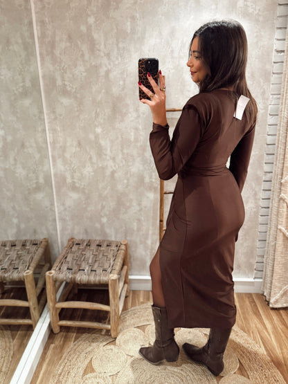 Vestido em lycra justo c/detalhe metálico dourado