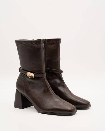 Bota Castanha com Salto