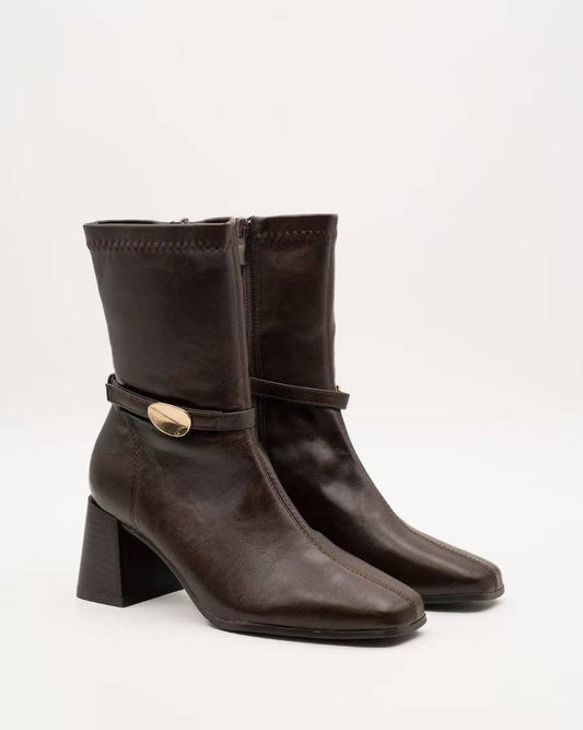 Bota Castanha com Salto