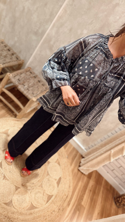Blusa Paisley “Scarf Print” Fluida