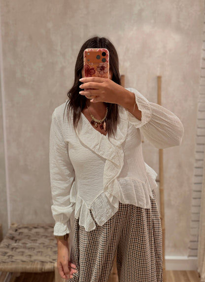 Blusa com Folhos