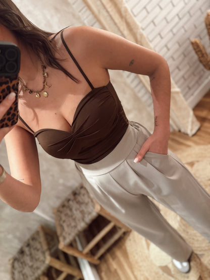 Body de lycra con pecho fruncido