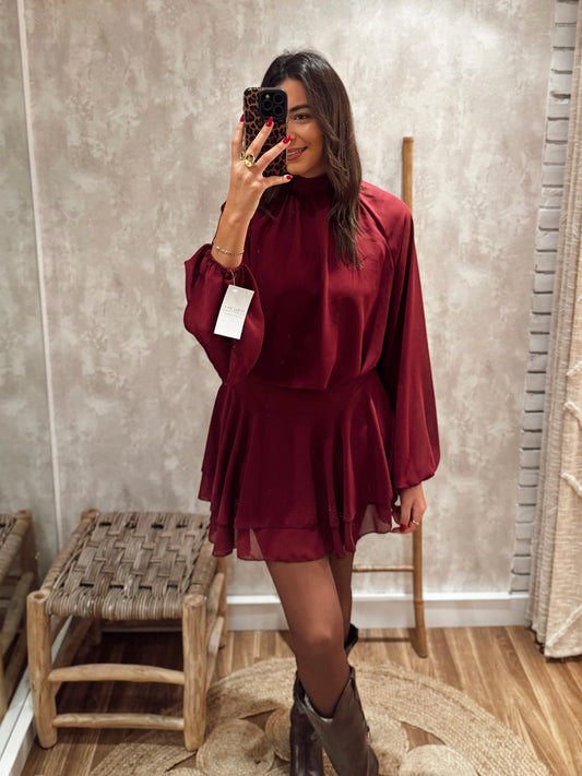 Macaquinho fluido com tecido leve e forro incorporado