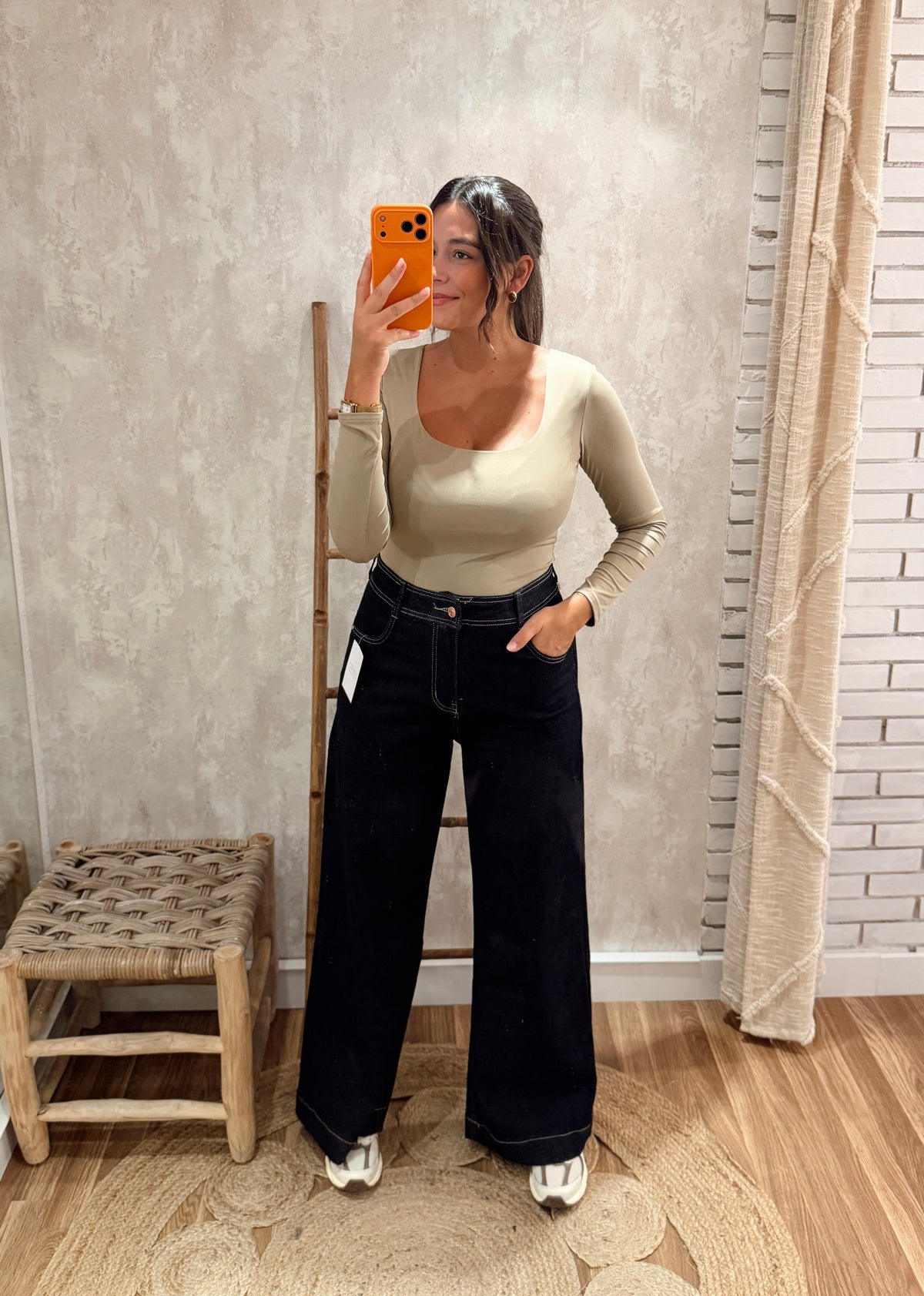 Body manga comprida em licra c/decote quadrado