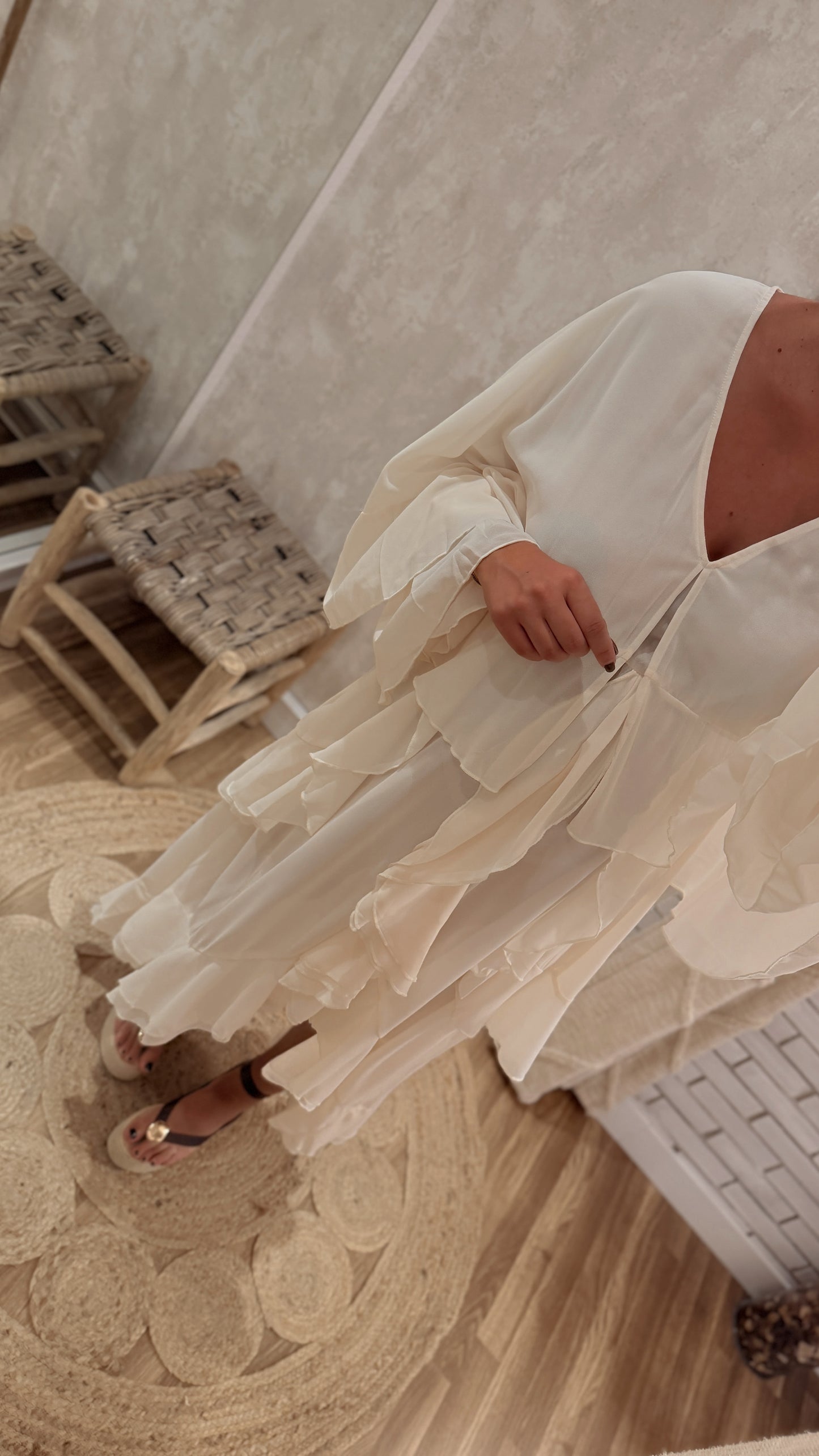 Vestido Fluido com Folhos