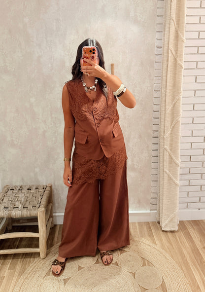 Conjunto colete e calças c/renda- Mochy
