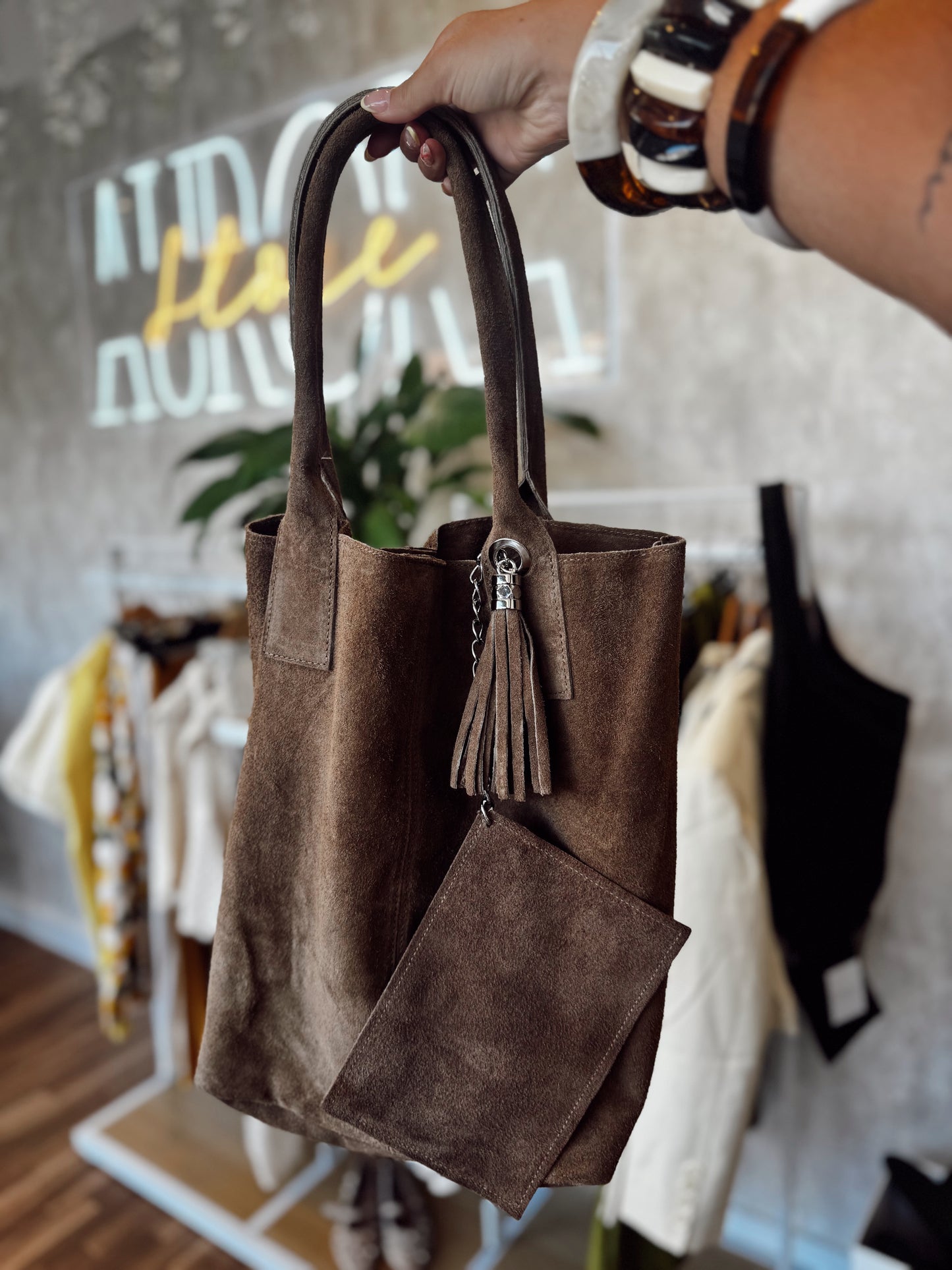 Maleta estilo bolso de ante