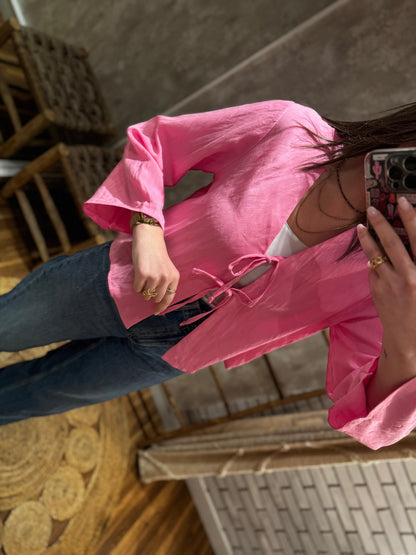 Blusa com Atilhos e Mangas Compridas