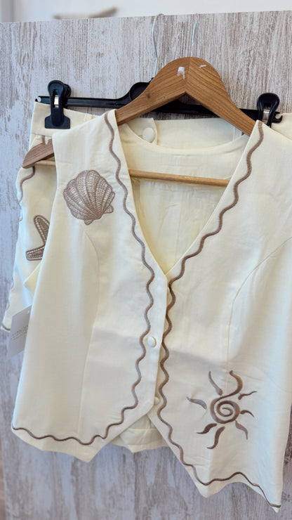Conjunto Colete + Calção Efeito Linho c/bordados