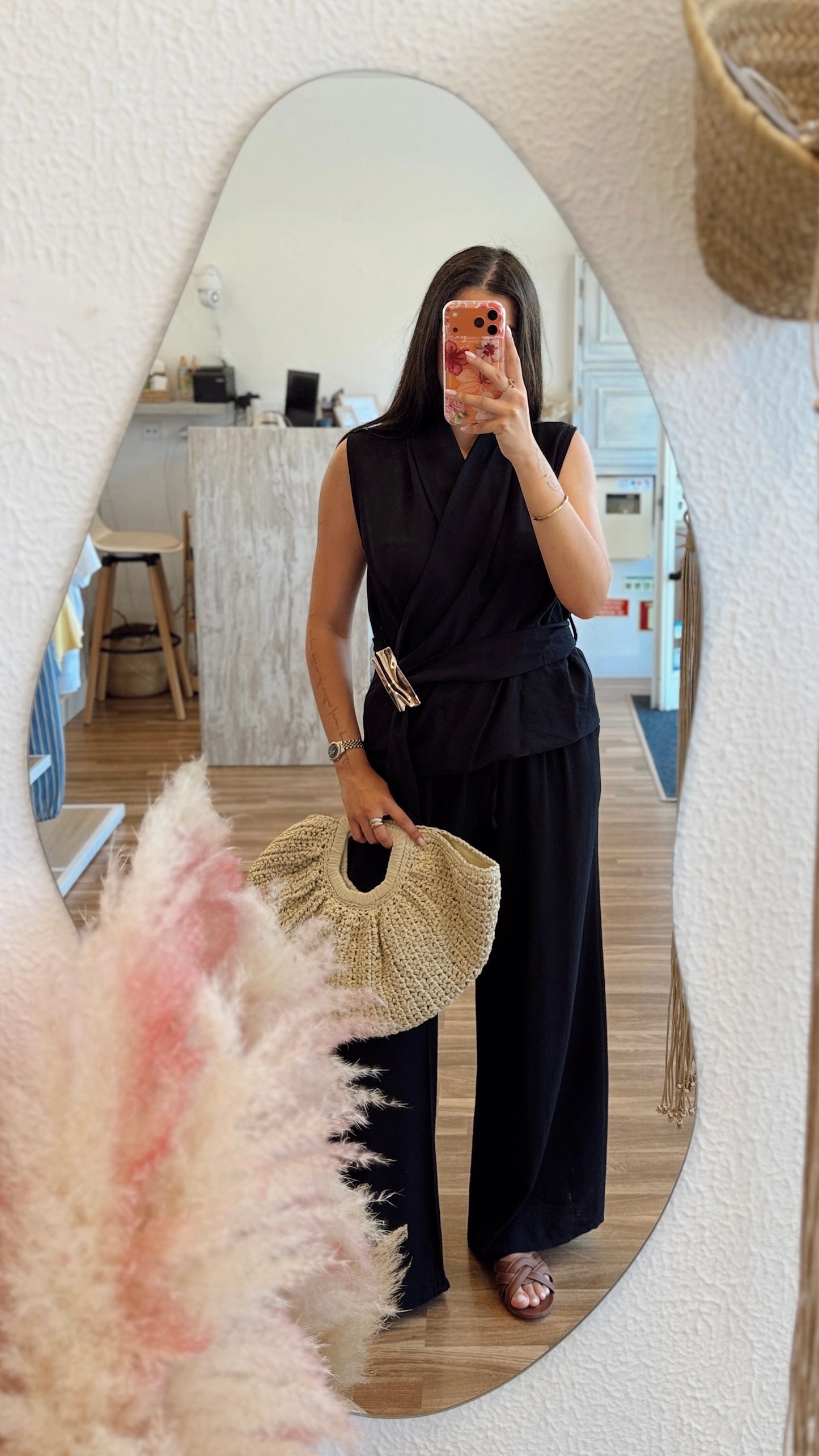 Conjunto de blusa c/detalhe dourado e calça