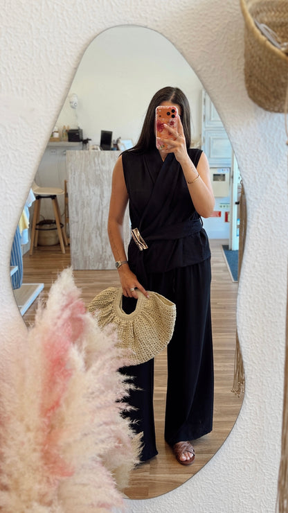 Conjunto de blusa c/detalhe dourado e calça