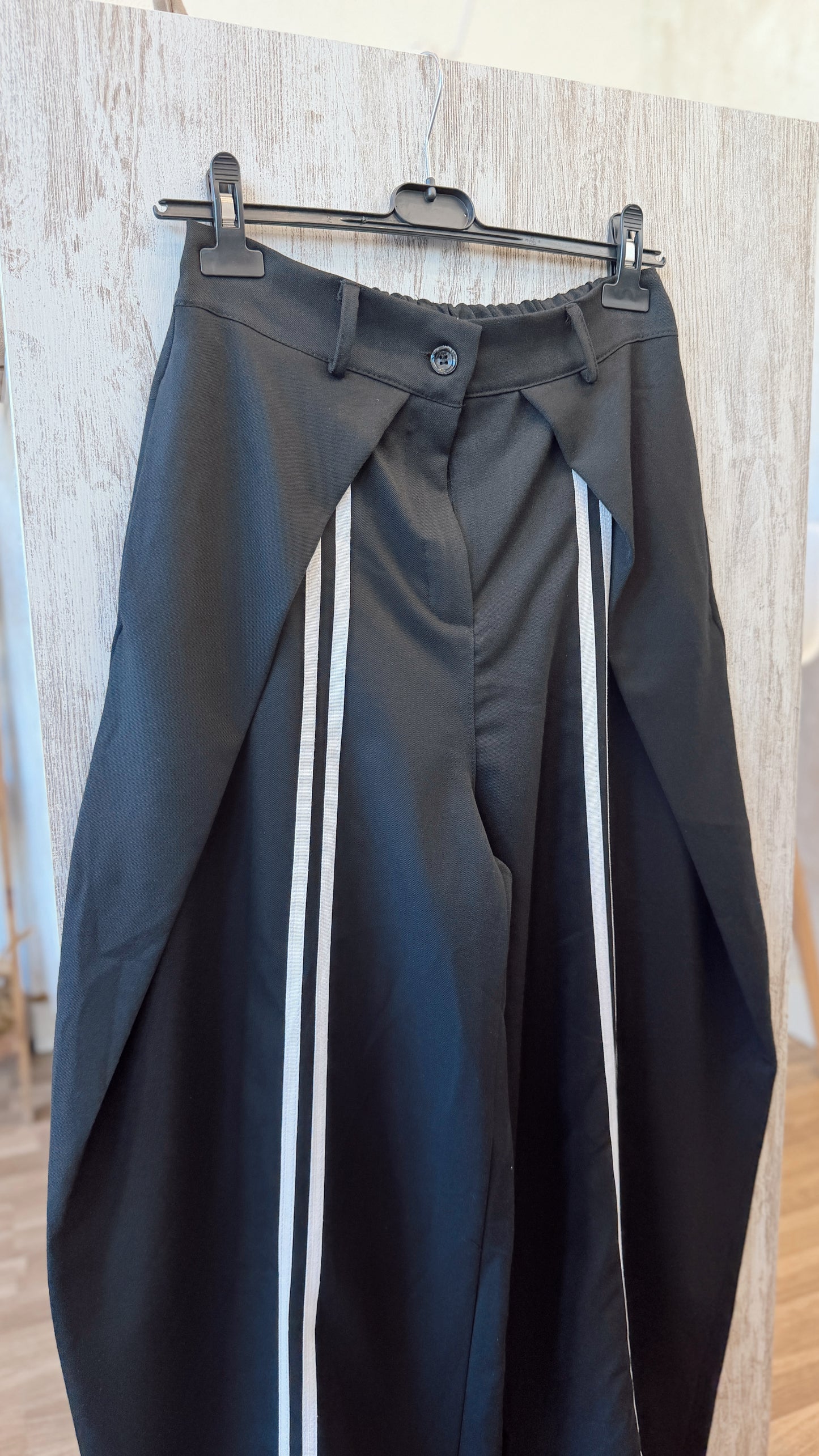 Calças Wide Leg com Riscas