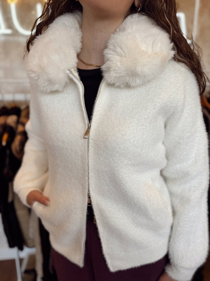 Casaco em pêlo c/gola removível