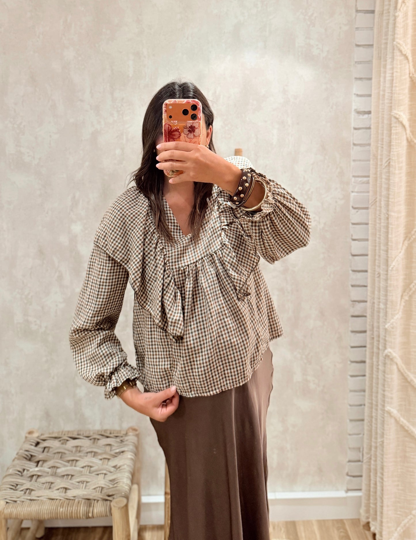 Blusa aos Quadrados com Folhos