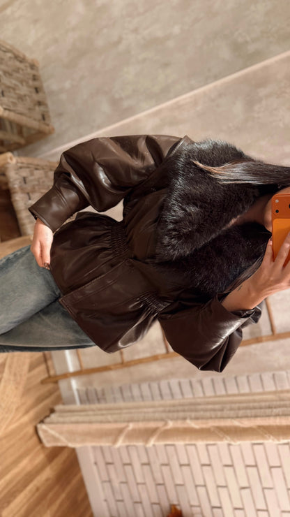 Blusão Mochy em ecopele c/pêlo removível