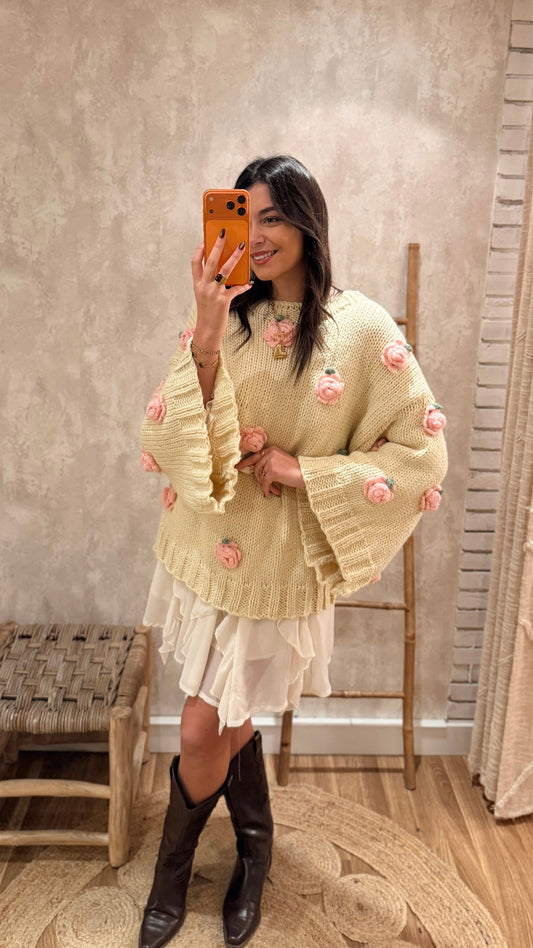 Malha oversized c/apliques de flores