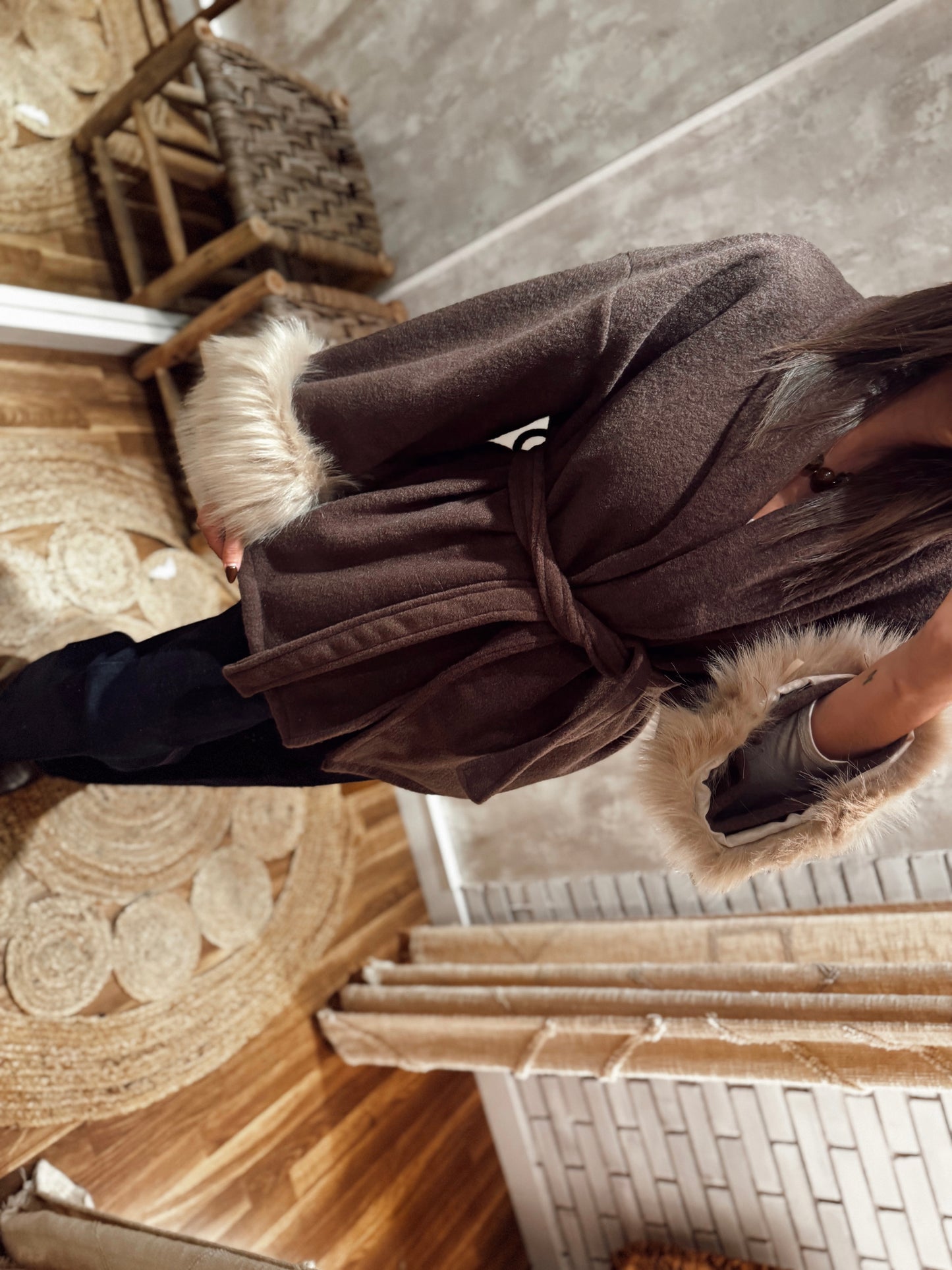 Casaco c/ pêlo nas mangas