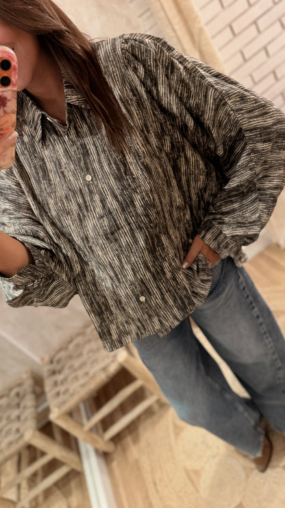 Camisa Oversize com Padrão Abstrato