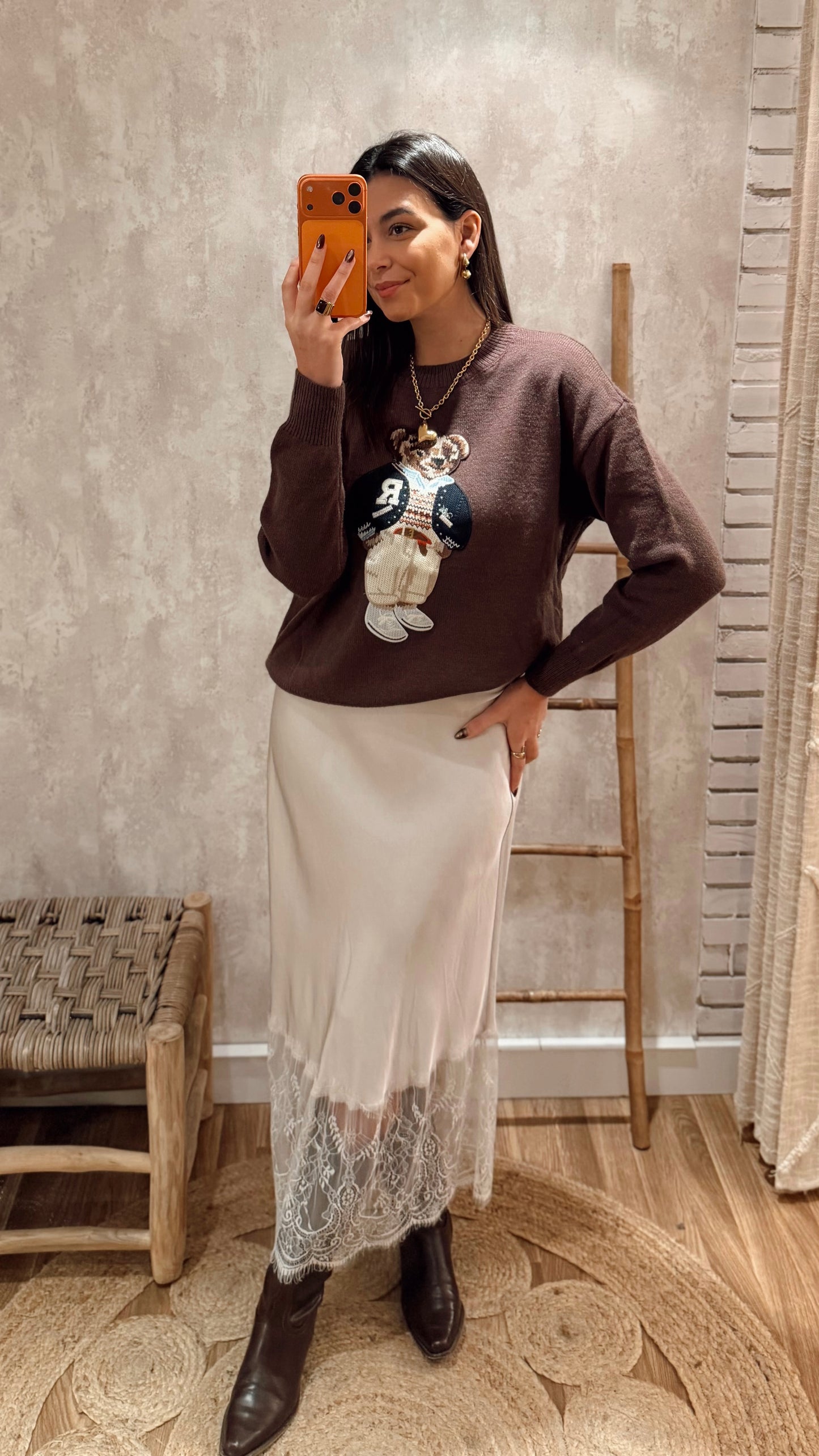 Saia acetinada c/ renda