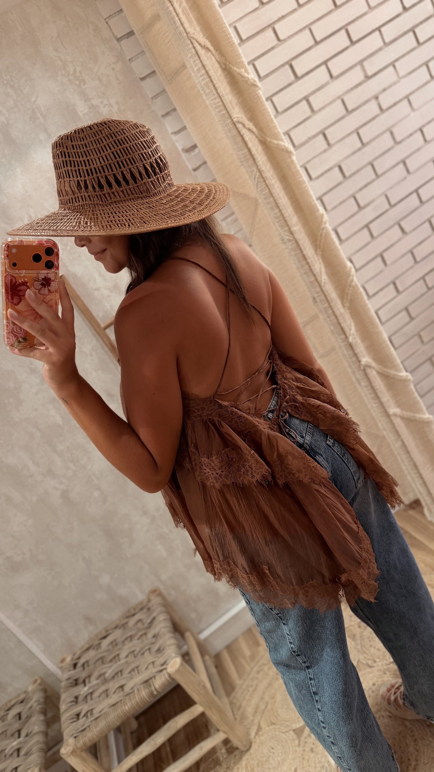 Top c/folhos e renda - Mochy