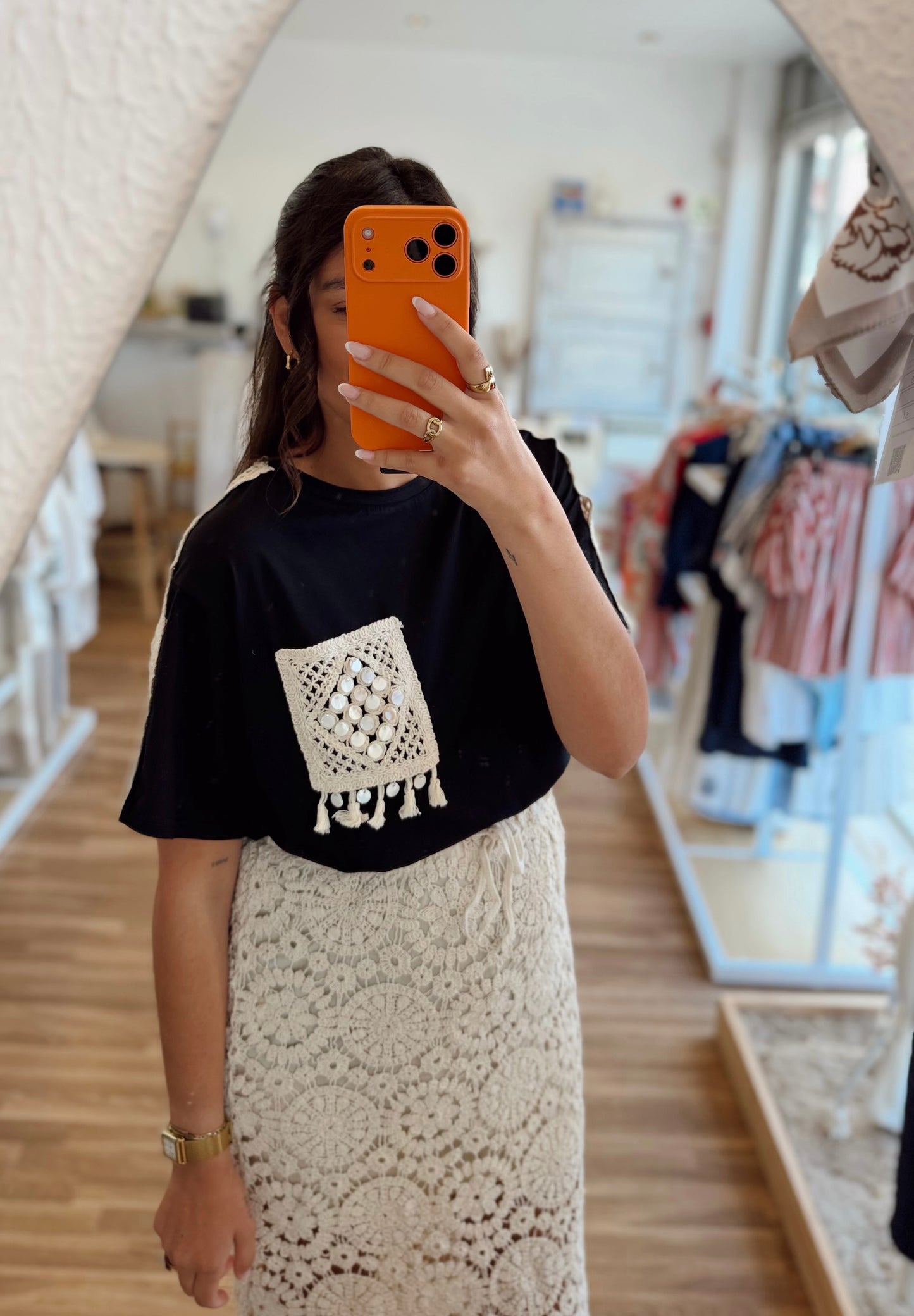 T-Shirt em Algodão com Detalhes em Crochê