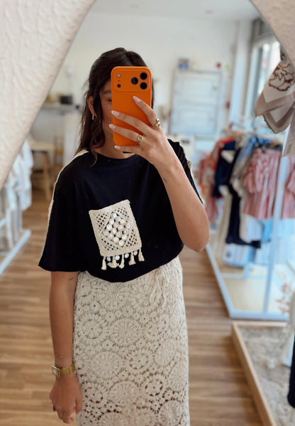 T-Shirt em Algodão com Detalhes em Crochê