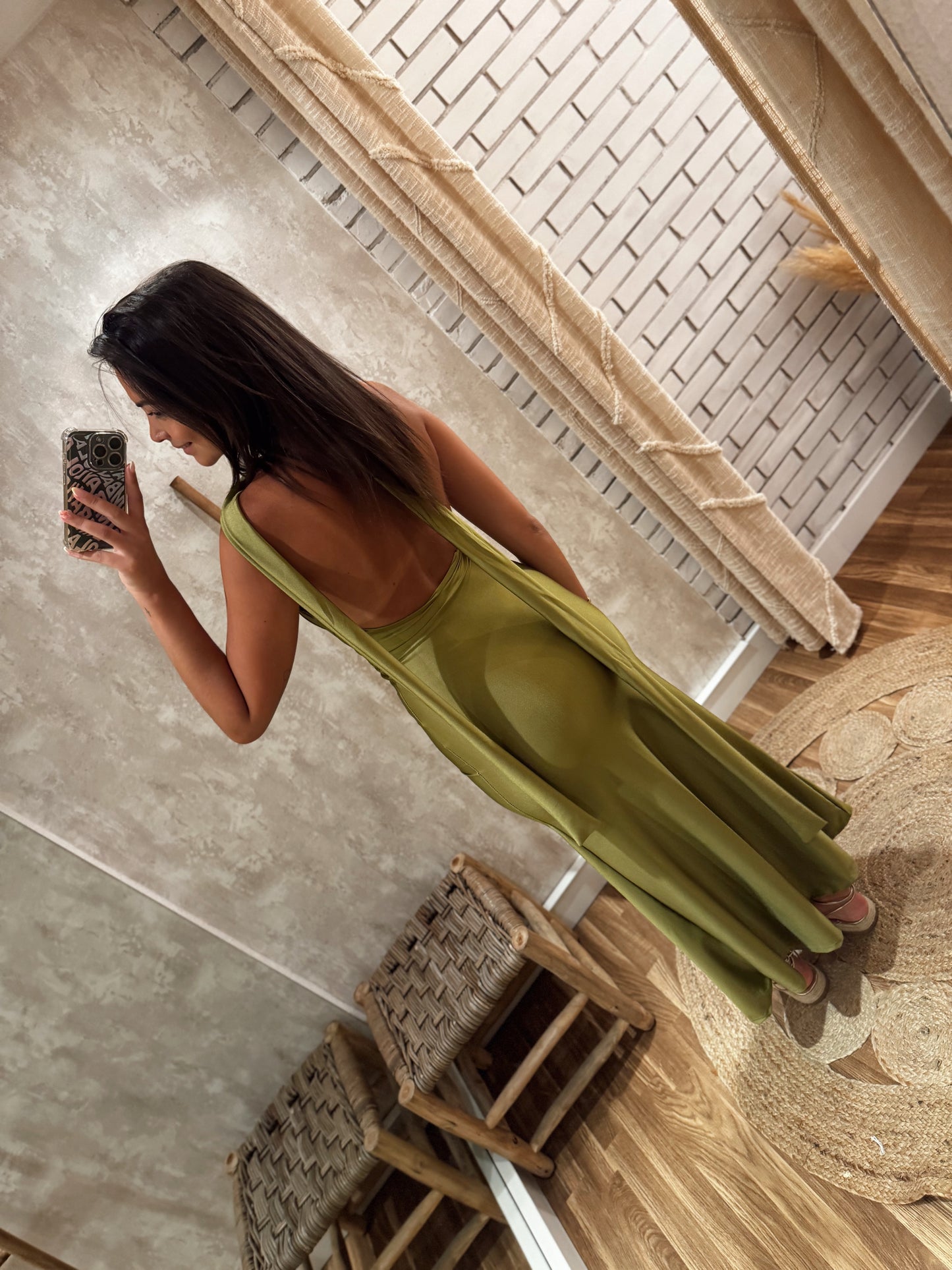 Vestido Longo com Pendente – Verde Pistacho