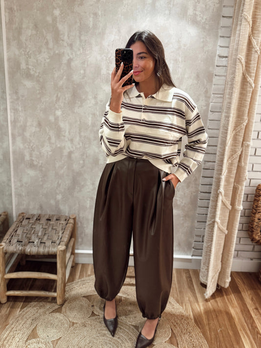 Calças modelo Aladin em eco-pele