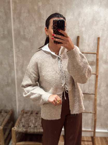Cardigan de malha com atilhos frontais