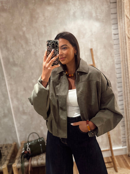 Bomber em camurça oversized -Verde