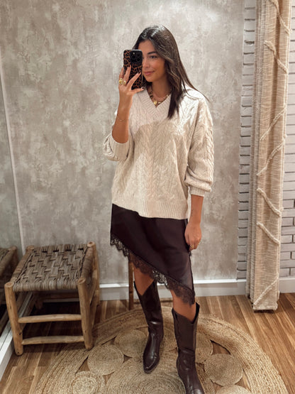 Saia Assimétrica com Renda curta