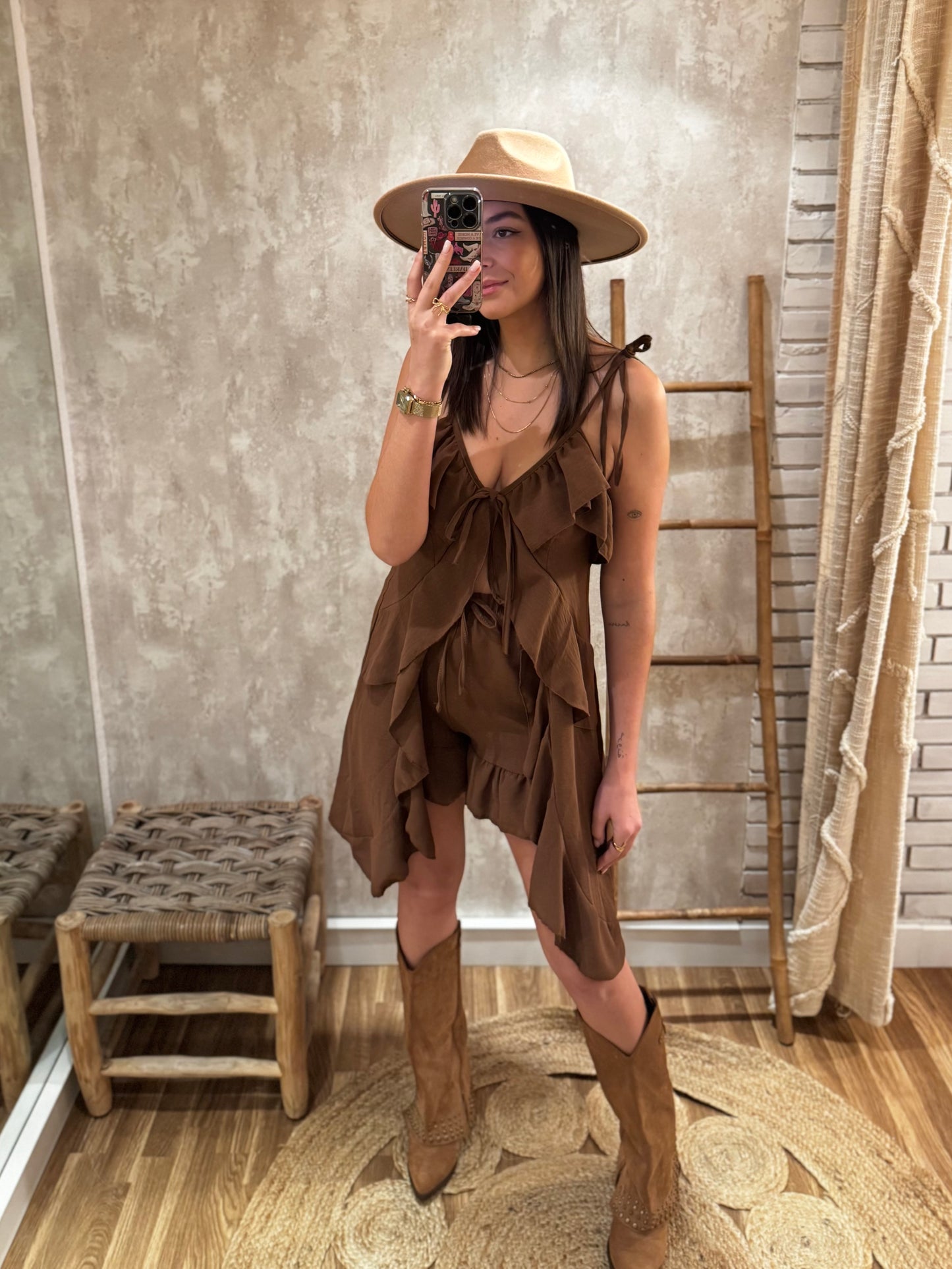 Conjunto de top e calções c/folhos