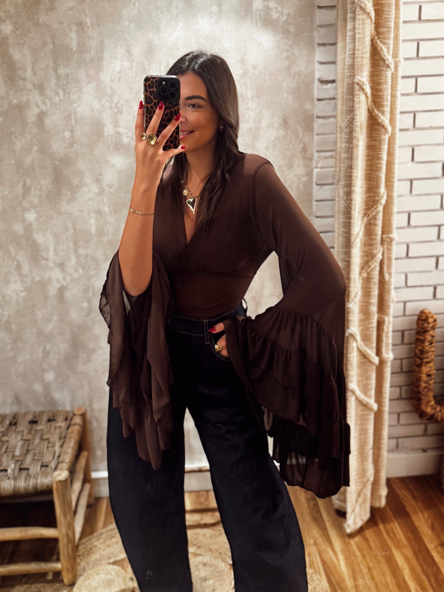 Body em V c/ mangas largas c/folhos