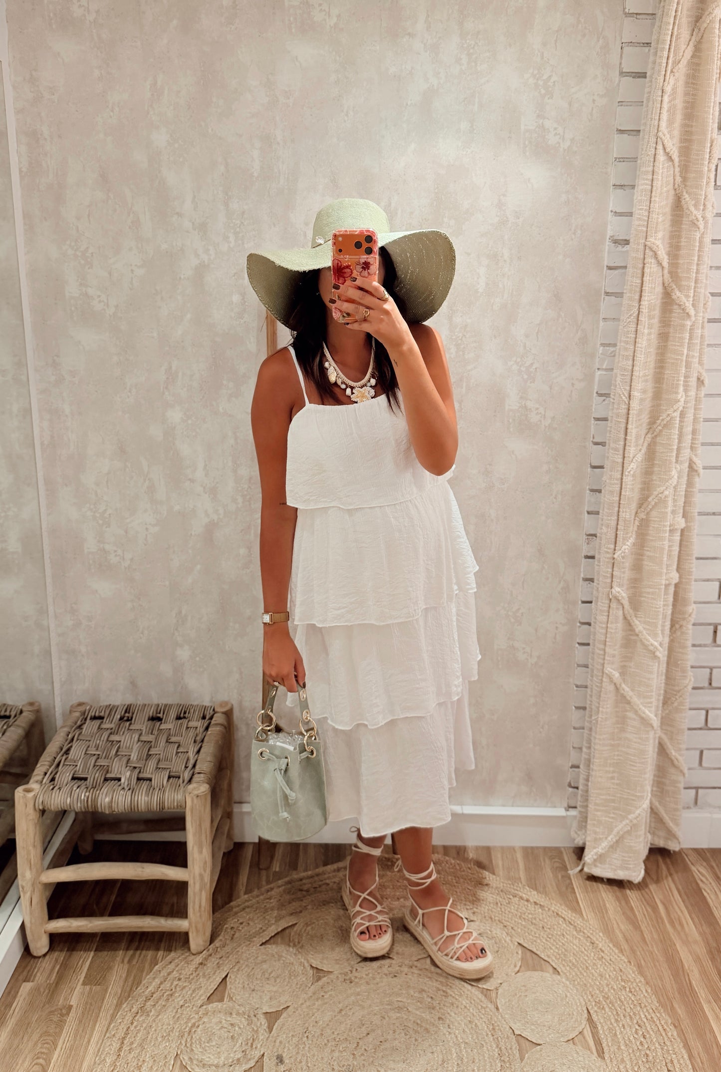 Vestido Midi com Folhos