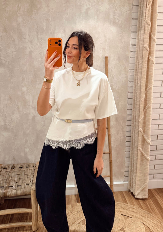 T-shirt assimétrica c/renda