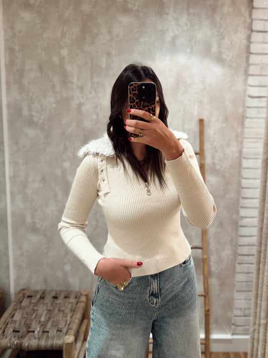 Camisola de malha canelada com gola em pelo removível